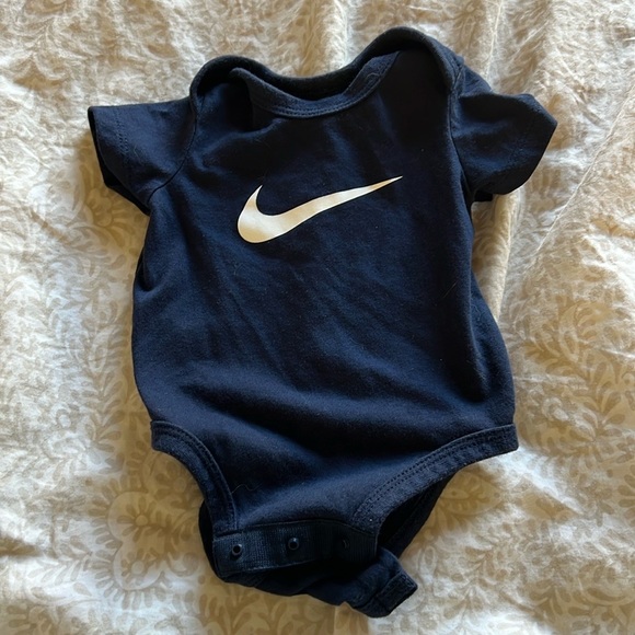 3 Nike Onesies - Picture 2 of 4